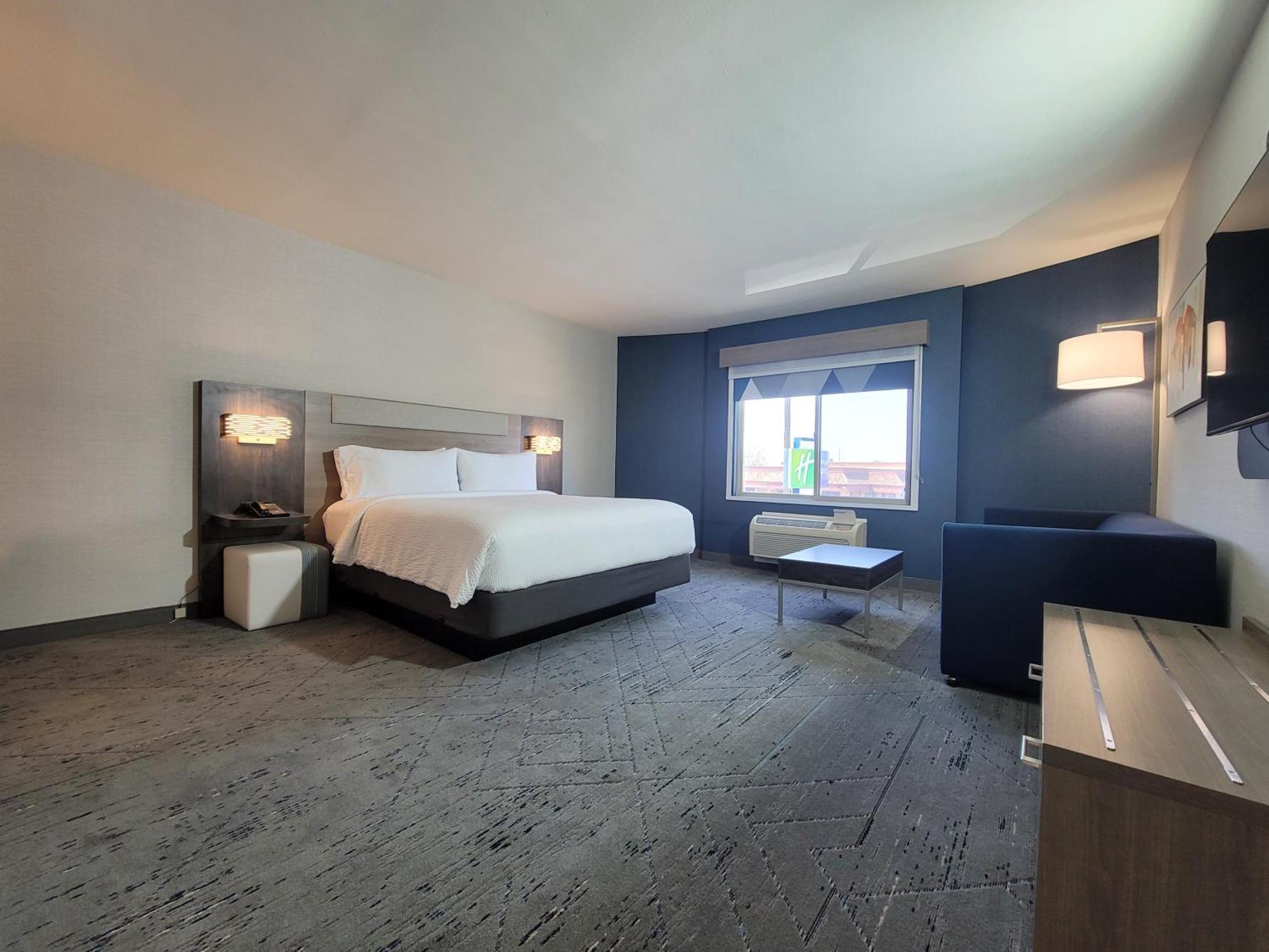 Holiday Inn Express San Diego South - Chula Vista By Ihg Exterior photo