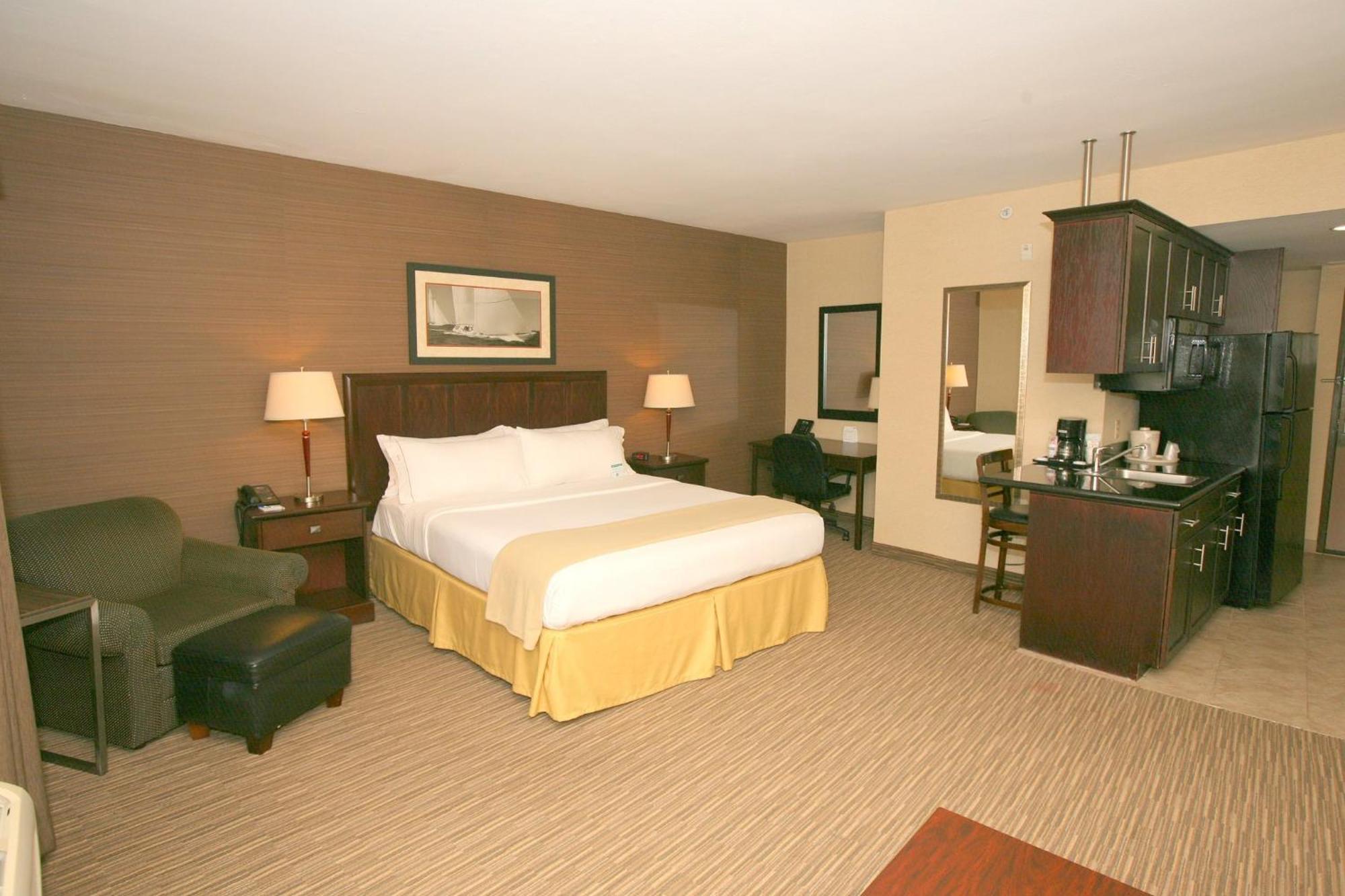 Holiday Inn Express San Diego South - Chula Vista By Ihg Exterior photo